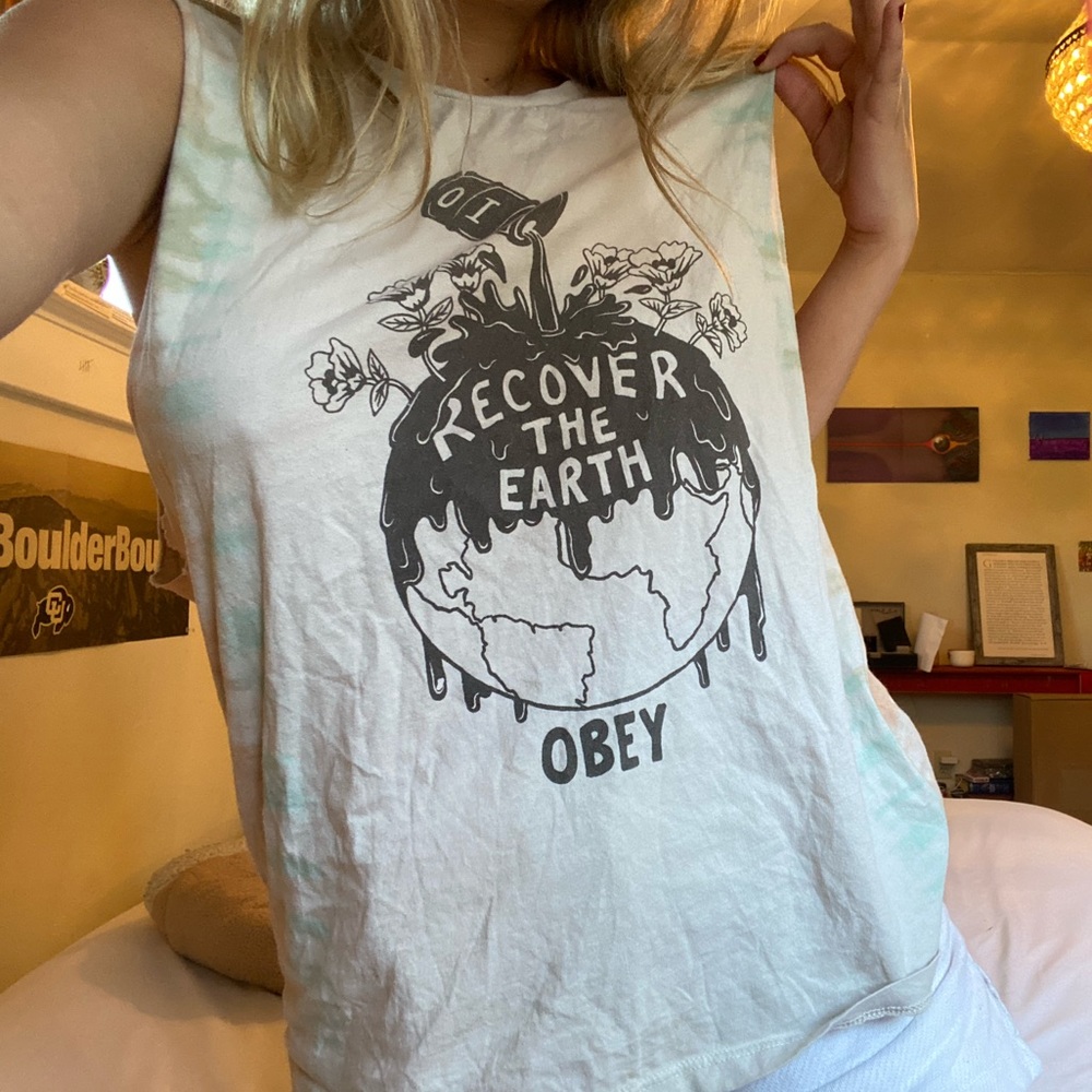 obey recover the earth muscle tee